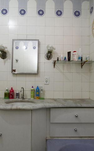 Casa à venda com 310m², 4 quartos e 2 vagasBanheiro social