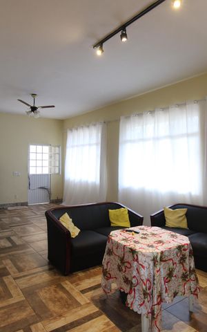 Casa à venda com 210m², 3 quartos e 6 vagasSala