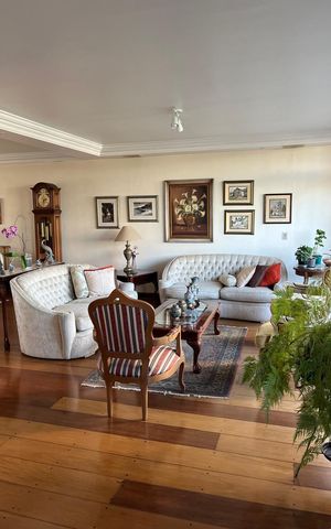 Apartamento à venda com 181m², 4 quartos e 2 vagas Apartamento à venda com 181m², 4 quartos e 2 vagasSala