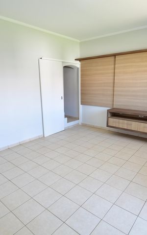 Casa para alugar com 154m², 4 quartos e 4 vagasSala
