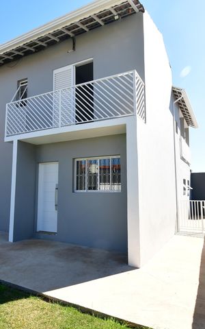 Casa para alugar com 154m², 4 quartos e 4 vagasFachada