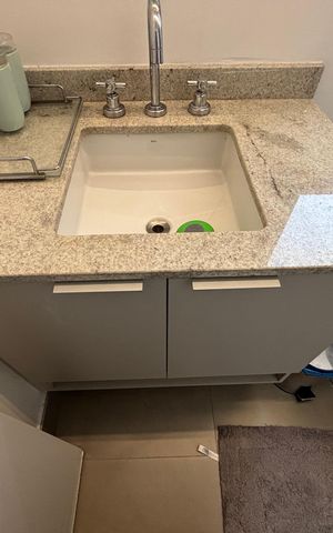 Studio para alugar com 30m², 1 quarto e sem vaga Studio para alugar com 30m², 1 quarto e sem vagaBanheiro