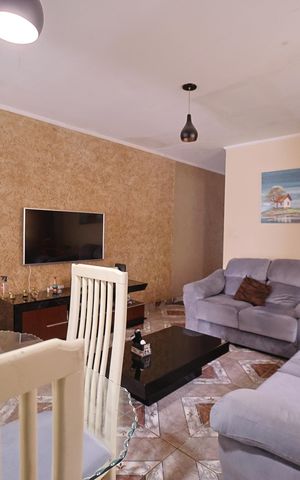 Casa à venda com 152m², 4 quartos e 2 vagasSala - Casa 2
