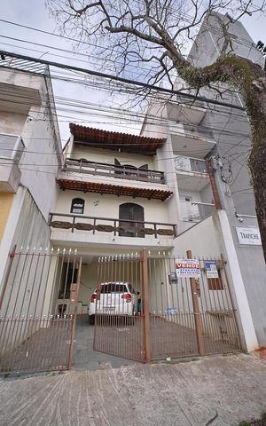 Casa à venda com 152m², 4 quartos e 2 vagasFachada