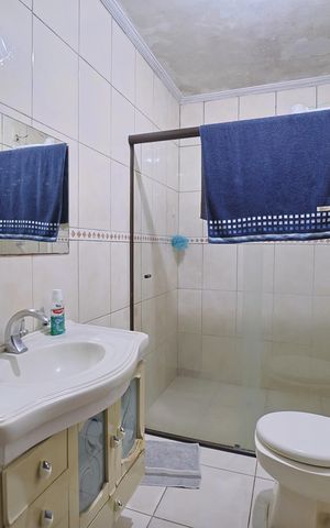 Casa à venda com 152m², 4 quartos e 2 vagasBanheiro 2- Casa 2