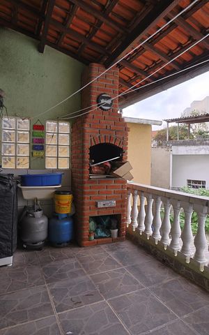 Casa à venda com 152m², 4 quartos e 2 vagasÁrea gourmet e Área de Serviço