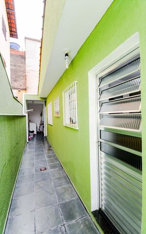 Casa à venda com 100m², 2 quartos e 2 vagasQuintal