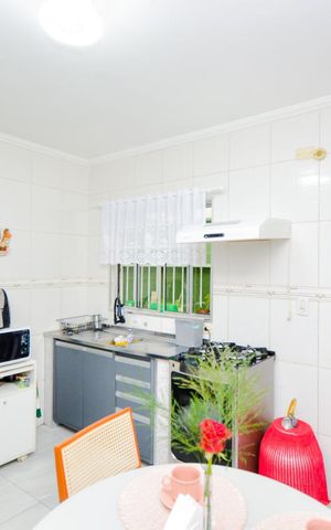 Casa à venda com 100m², 2 quartos e 2 vagasCozinha