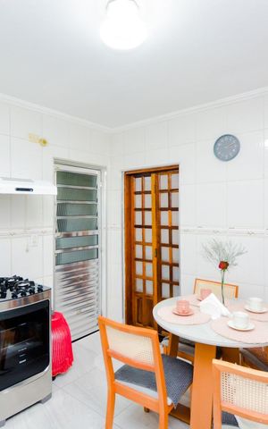Casa à venda com 100m², 2 quartos e 2 vagasCozinha