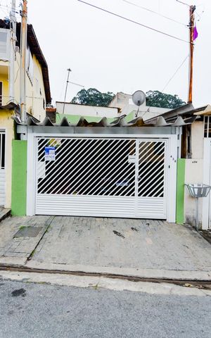 Casa à venda com 100m², 2 quartos e 2 vagasFachada