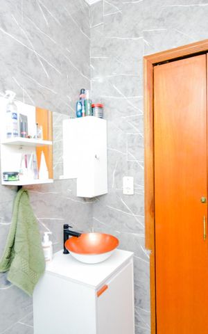 Casa à venda com 100m², 2 quartos e 2 vagasBanheiro