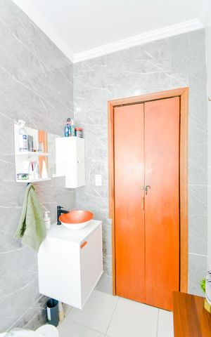 Casa à venda com 100m², 2 quartos e 2 vagasBanheiro