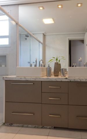 Apartamento à venda com 193m², 4 quartos e 3 vagasBanheiro do Quarto 1 