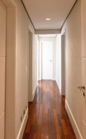 Apartamento à venda com 193m², 4 quartos e 3 vagasCorredor