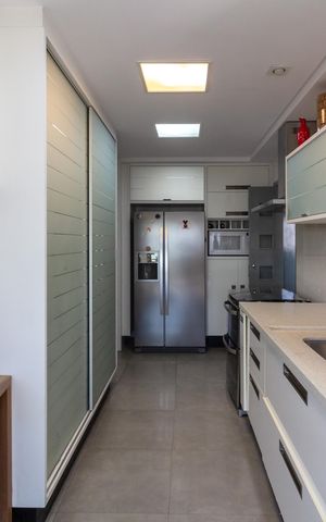 Apartamento à venda com 193m², 4 quartos e 3 vagasCozinha