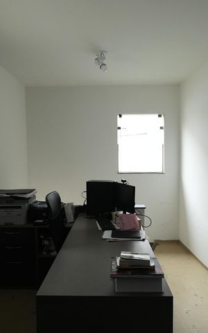 Casa à venda com 210m², 3 quartos e 4 vagasEscritório