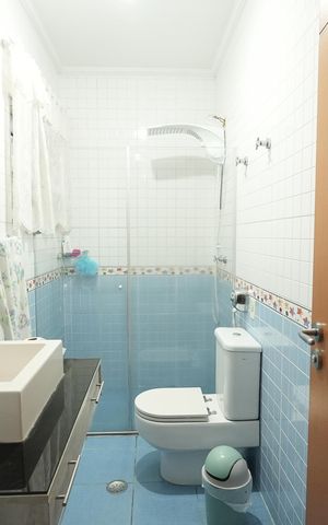 Casa à venda com 210m², 3 quartos e 4 vagasBanheiro Social