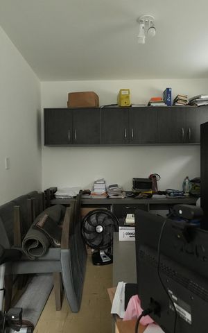 Casa à venda com 210m², 3 quartos e 4 vagasEscritório