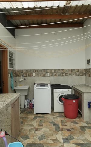 Casa à venda com 210m², 3 quartos e 4 vagasÁrea de Serviço