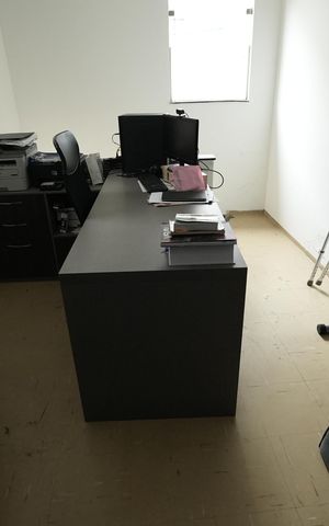 Casa à venda com 210m², 3 quartos e 4 vagasEscritório