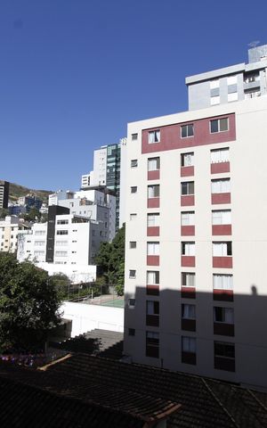 Apartamento para alugar com 130m², 4 quartos e 2 vagasVista