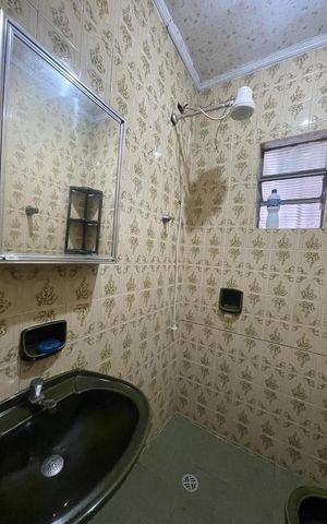 Casa à venda com 87m², 4 quartos e 2 vagasBanheiro