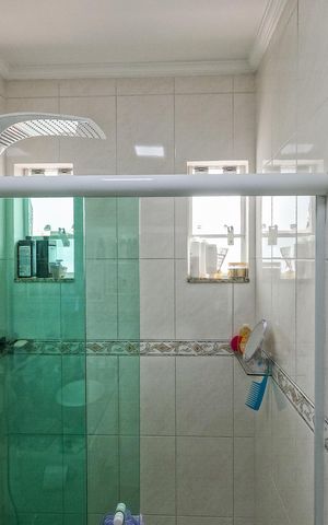 Casa à venda com 181m², 3 quartos e 4 vagas