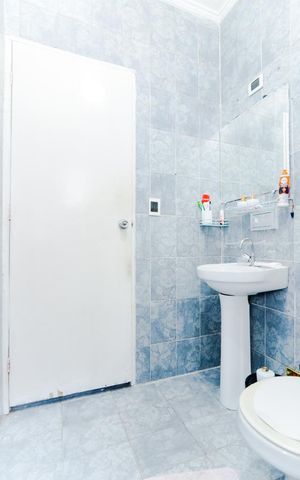 Casa à venda com 170m², 3 quartos e 3 vagasBanheiro