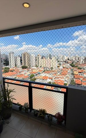 Apartamento à venda com 63m², 2 quartos e 1 vaga Apartamento à venda com 63m², 2 quartos e 1 vagaVaranda