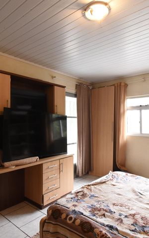 Casa à venda com 155m², 3 quartos e 2 vagasSuíte