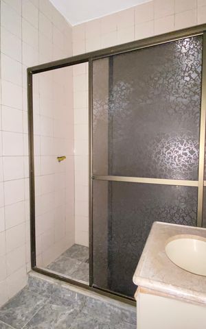 Apartamento à venda com 47m², 1 quarto e sem vaga Apartamento à venda com 47m², 1 quarto e sem vagaBanheiro social