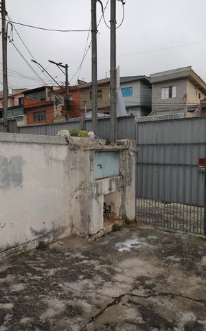 Casa para alugar com 40m², 1 quarto e 1 vaga Casa para alugar com 40m², 1 quarto e 1 vagaGaragem