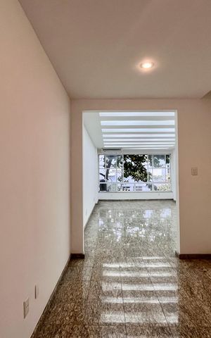 Apartamento à venda com 161m², 3 quartos e 1 vaga Apartamento à venda com 161m², 3 quartos e 1 vagaSala de estar