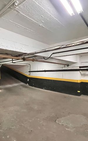 Apartamento à venda com 161m², 3 quartos e 1 vaga Apartamento à venda com 161m², 3 quartos e 1 vagaGaragem