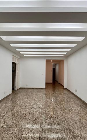 Apartamento à venda com 161m², 3 quartos e 1 vaga Apartamento à venda com 161m², 3 quartos e 1 vagaSala