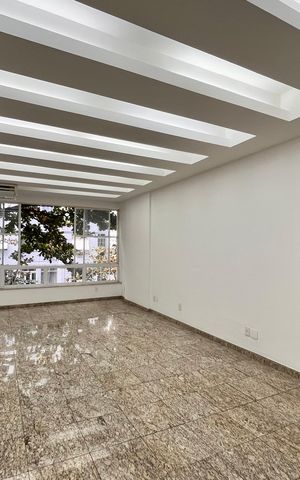 Apartamento à venda com 161m², 3 quartos e 1 vaga Apartamento à venda com 161m², 3 quartos e 1 vagaSala