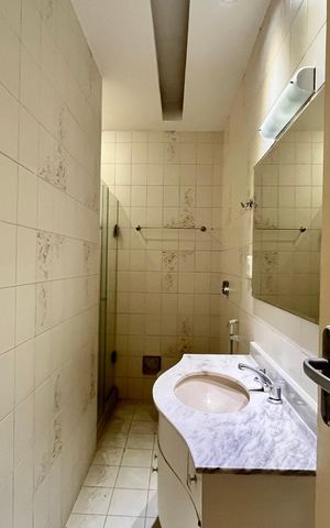 Apartamento à venda com 161m², 3 quartos e 1 vaga Apartamento à venda com 161m², 3 quartos e 1 vagaBanheiro social