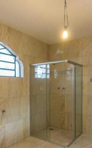 Casa à venda com 472m², 4 quartos e 3 vagas Casa à venda com 472m², 4 quartos e 3 vagasBanheiro da Suíte