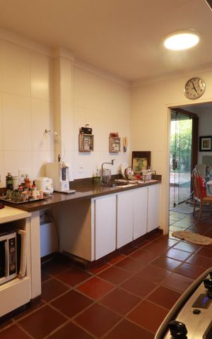 Casa para alugar com 450m², 4 quartos e 2 vagasCozinha 