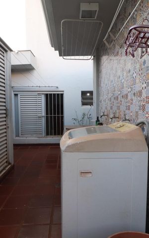 Casa para alugar com 450m², 4 quartos e 2 vagasÁrea de serviço 