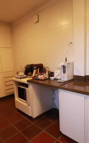 Casa para alugar com 450m², 4 quartos e 2 vagasCozinha 