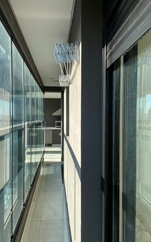 Apartamento à venda com 150m², 3 quartos e 4 vagas Apartamento à venda com 150m², 3 quartos e 4 vagasVaranda