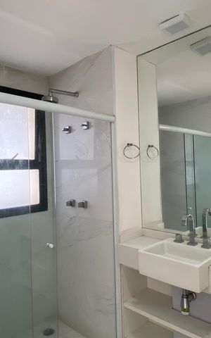 Apartamento à venda com 150m², 3 quartos e 4 vagas Apartamento à venda com 150m², 3 quartos e 4 vagasBanheiro da suíte