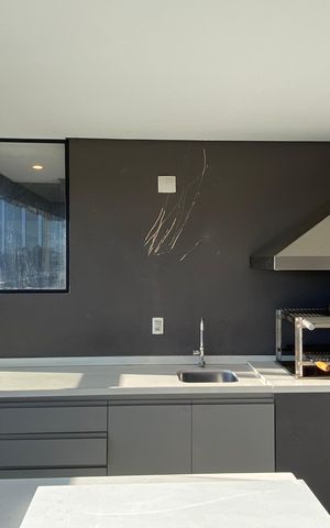 Apartamento à venda com 150m², 3 quartos e 4 vagas Apartamento à venda com 150m², 3 quartos e 4 vagasVaranda