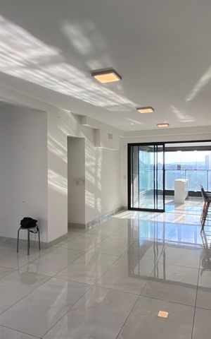 Apartamento à venda com 150m², 3 quartos e 4 vagas Apartamento à venda com 150m², 3 quartos e 4 vagasSala/Cozinha