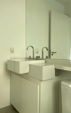 Apartamento à venda com 150m², 3 quartos e 4 vagas Apartamento à venda com 150m², 3 quartos e 4 vagasBanheiro da suíte 2