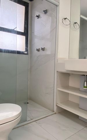 Apartamento à venda com 150m², 3 quartos e 4 vagas Apartamento à venda com 150m², 3 quartos e 4 vagasBanheiro da suíte