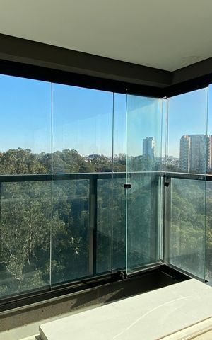 Apartamento à venda com 150m², 3 quartos e 4 vagas Apartamento à venda com 150m², 3 quartos e 4 vagasVaranda
