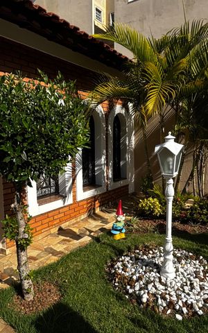 Casa para alugar com 207m², 3 quartos e 5 vagasQuintal