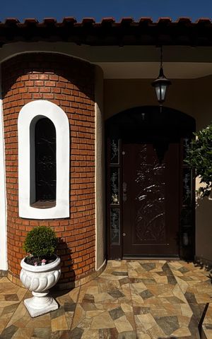 Casa para alugar com 207m², 3 quartos e 5 vagasQuintal